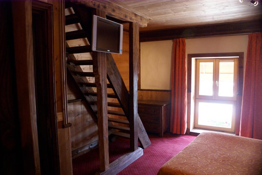 Le Relais De L'Abbaye Hotel Tournus Szoba fotó