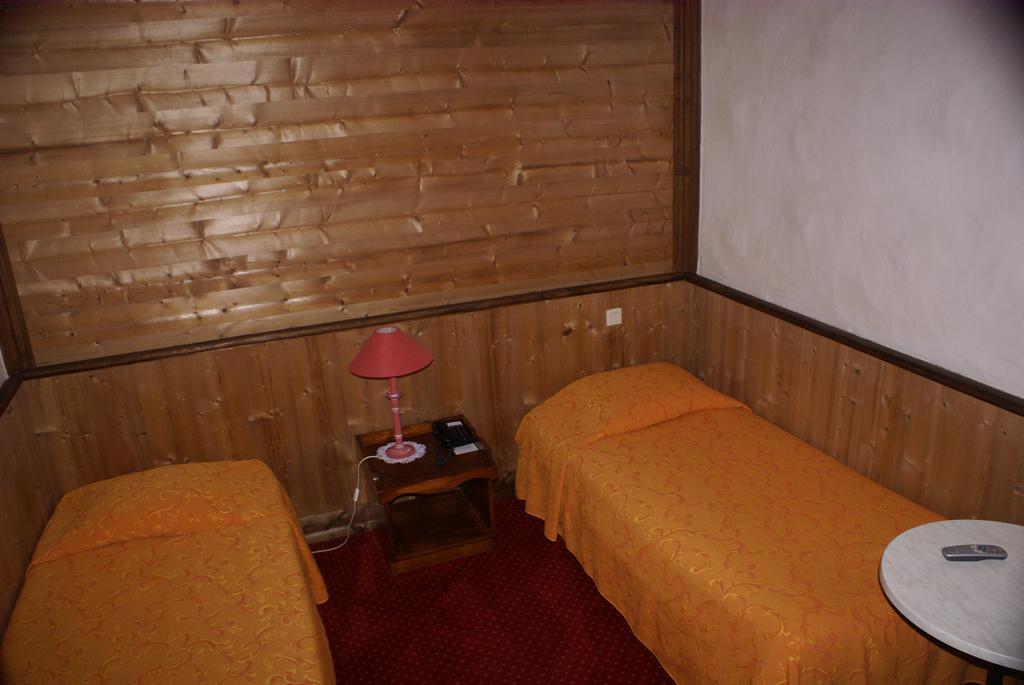 Le Relais De L'Abbaye Hotel Tournus Kültér fotó